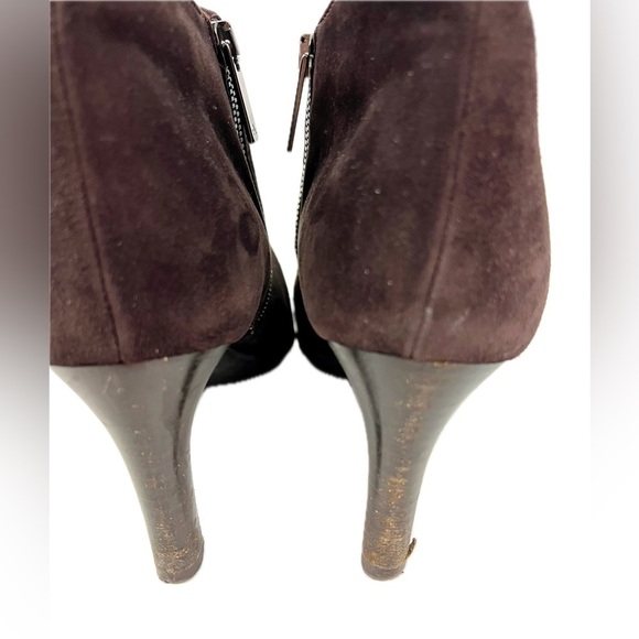 Aquatalia Dina Side-Zip Suede Ankle Booties - Size 11 - Picture 9 of 12